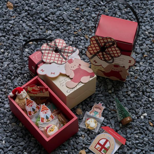 Candy Branded Cardboard Boxes 10cm 15cm Handheld Biscuit Packaging Box