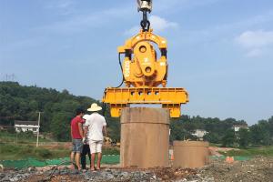 China APIE Electric Vibro Pile Hammer Hydraulic Foundation Machine 90 Kw on sale