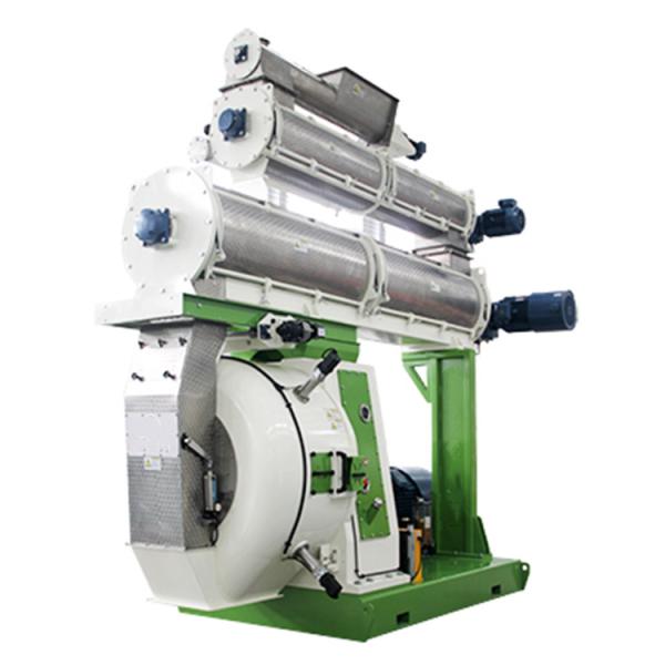 CE Grass Sawwood Livestock Food Pellet Machine 22KW To 160KW