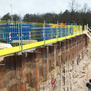 Mesh Edge Protection Barrier Ventilated Structure Reduces Wind Load on Barriers