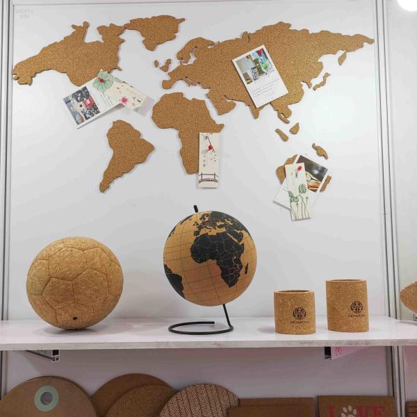 Natural World Traveler's Cork Globe Pinboard Track Travels Marker Pushpins