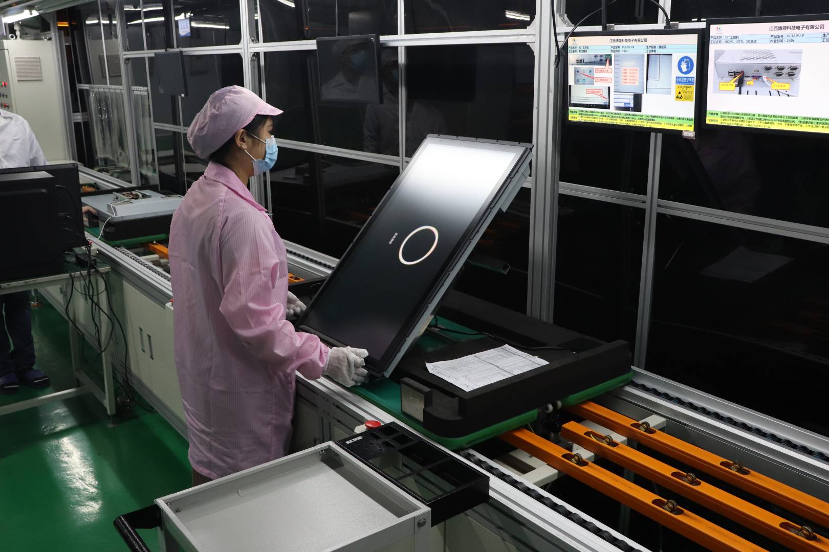 Customizable Interactive Touch Table with 4K Max Resolution for Indoor HD Use