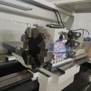 QK1332 Pipe Threading Lathe with 325mm Spindle Bore