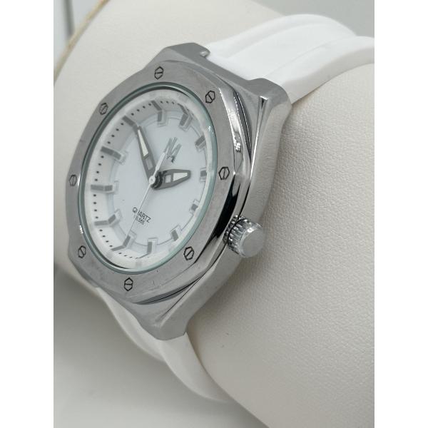 30 Meters Waterproof Silicone Strap Watch with Luminous Hands