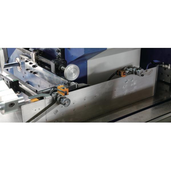 Horizontal feeding device