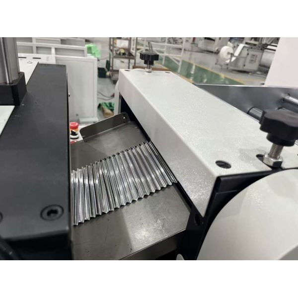 350mm HEPA Filter Corrugating Machine Used For Aluminum Foil Forming