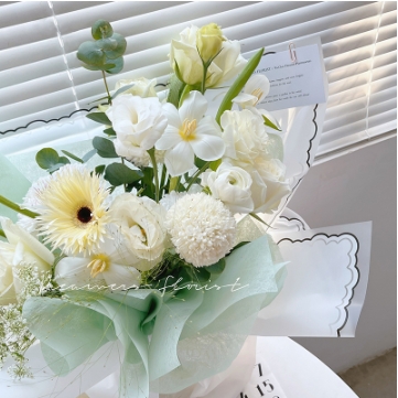 New Style Small Handkerchief Paper For Wrapping Flowers, Anti-fruit Jelly Film Flower Wrapping Paper Material, Strawberry Bouquet Flower Wrapping