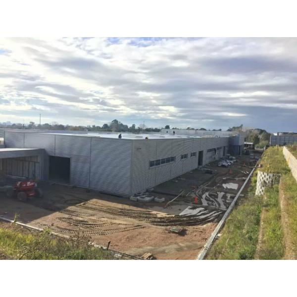 Q355B Steel Commercial Building for Exhibition Halls and Showrooms