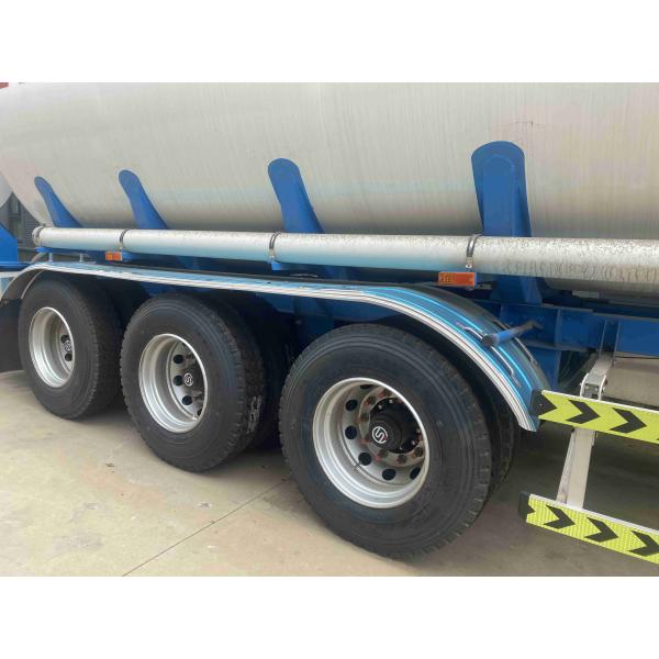 CIMC New Stainless Steel Fuel Tanker Truck Manual Transmission Diesel Engine 6x4 Drive Wheel for Oil and Water Storage