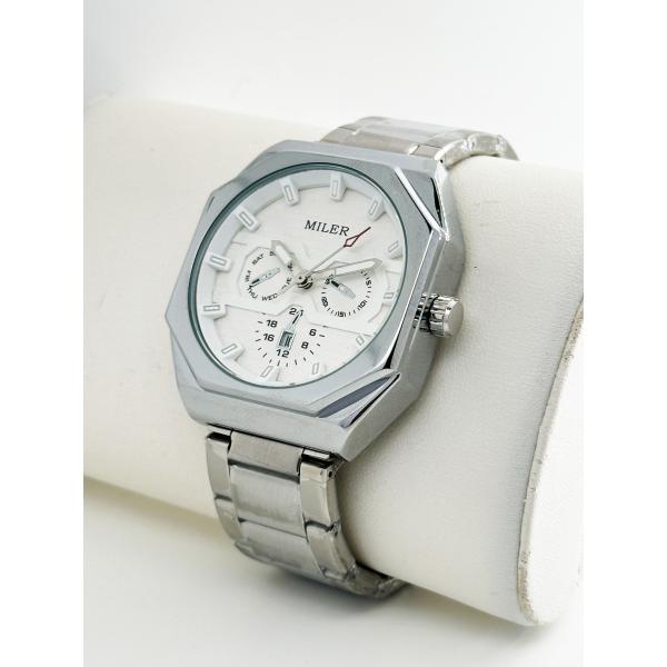 Wholesale Watch Men′s Scale Three Eyes Six Hands Waterproof Quartz Watch