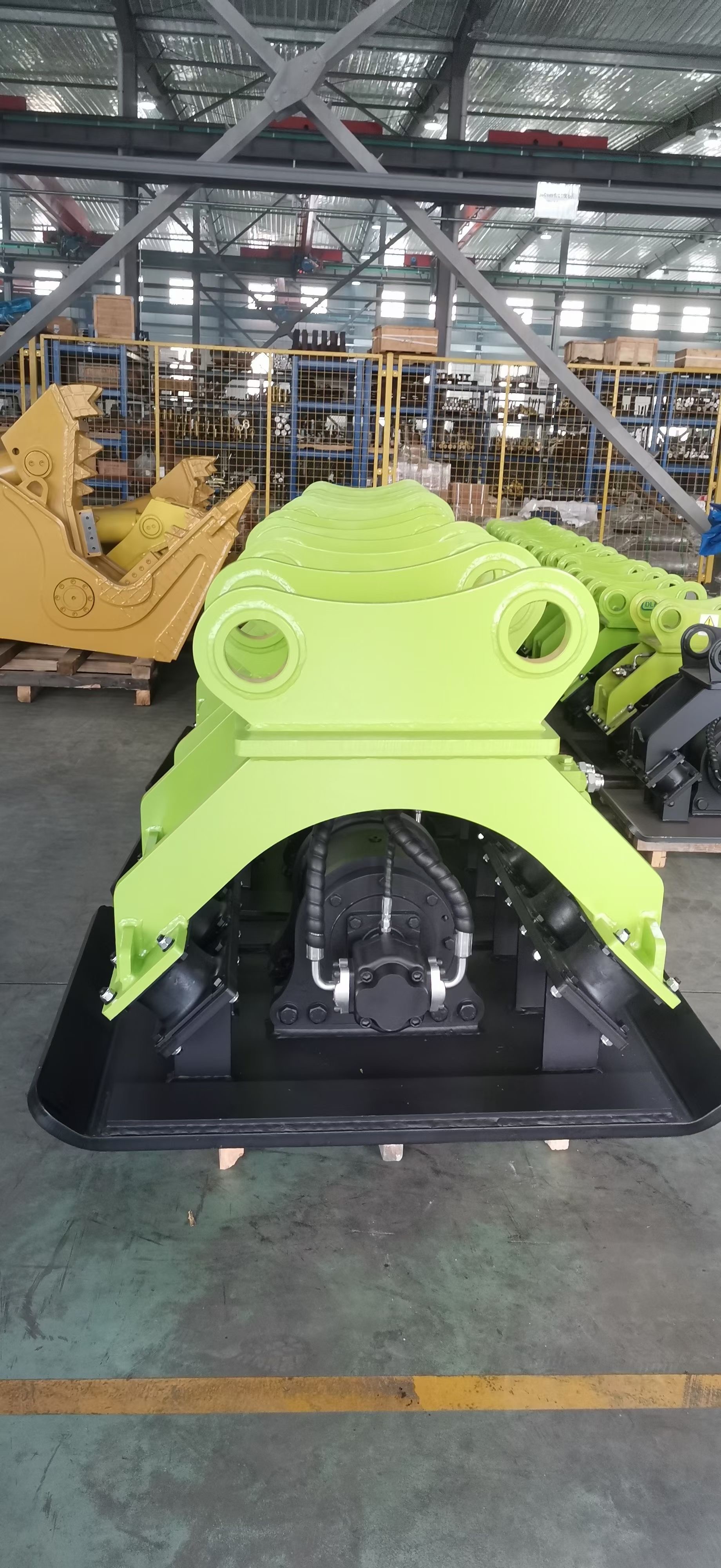 China Durable Excavator Vibratory Plate Compactor Wear Resistant With 360° Rotating System wholesale