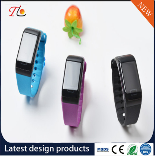 Smart Watch Silicone Watch Weather Forecast Sleep IP67 Level Waterproof SMS Photos, Calories, Step Counting