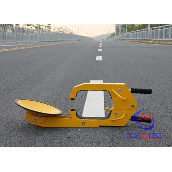 Parking A 3 Steel Material car tire locks , professional keep it wheel clamp