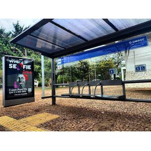 Waterproof 2500nits 55 Inch Outdoor Digital Signage Totem