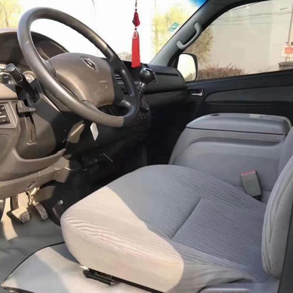 11 Seats Used Passenger Van JINBEI HIACE 5.8m*2.3m*2.8m With Manual Gearbox