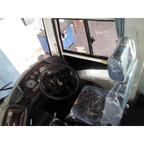 2013 YEAR Dongfeng Used Coach Bus 24-35 Seats White Yuchai Engine Middle Style
