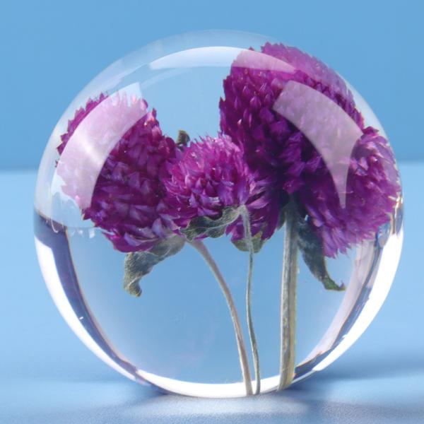 Artificial Transparent Paperweight , Clear Epoxy Resin Ball With Real Dry Flower Inside