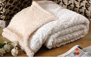 China Custom Solid Brushed Faux Fur Throw Blanket 100% Polyester 280gsm wholesale