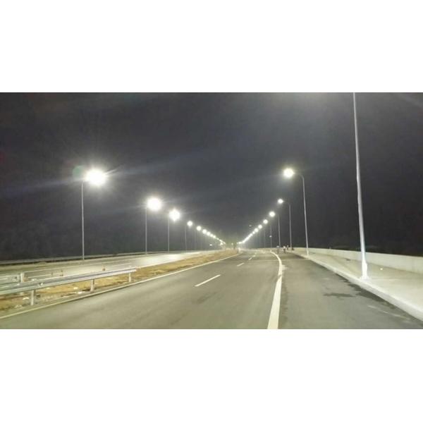 100 Watt Outdoor LED Street Lights Town Lighting 667*141*365mm Dust Resistance