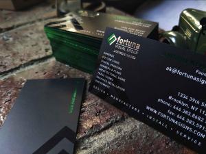 China Green Foil Edge Printing Business Cards 700 Gsm Art Paper With Matte Lamination wholesale