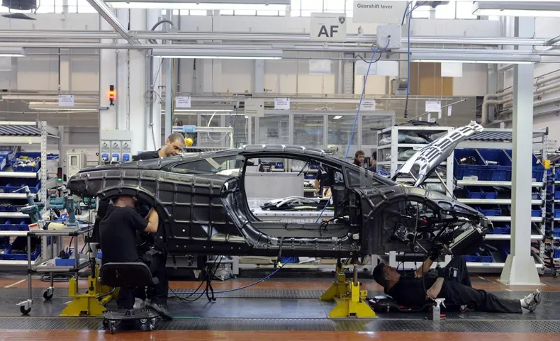 Pure Electric Saic Wuling Bingo Ev Car 333km Range Flexible Connected Mini 4 Wheeler