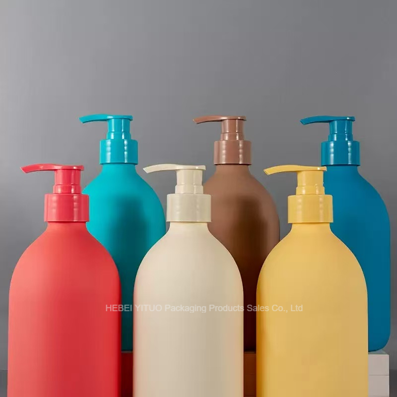 China Brown Plastic Reusable Shampoo Containers Empty 500ml With Press Pump wholesale