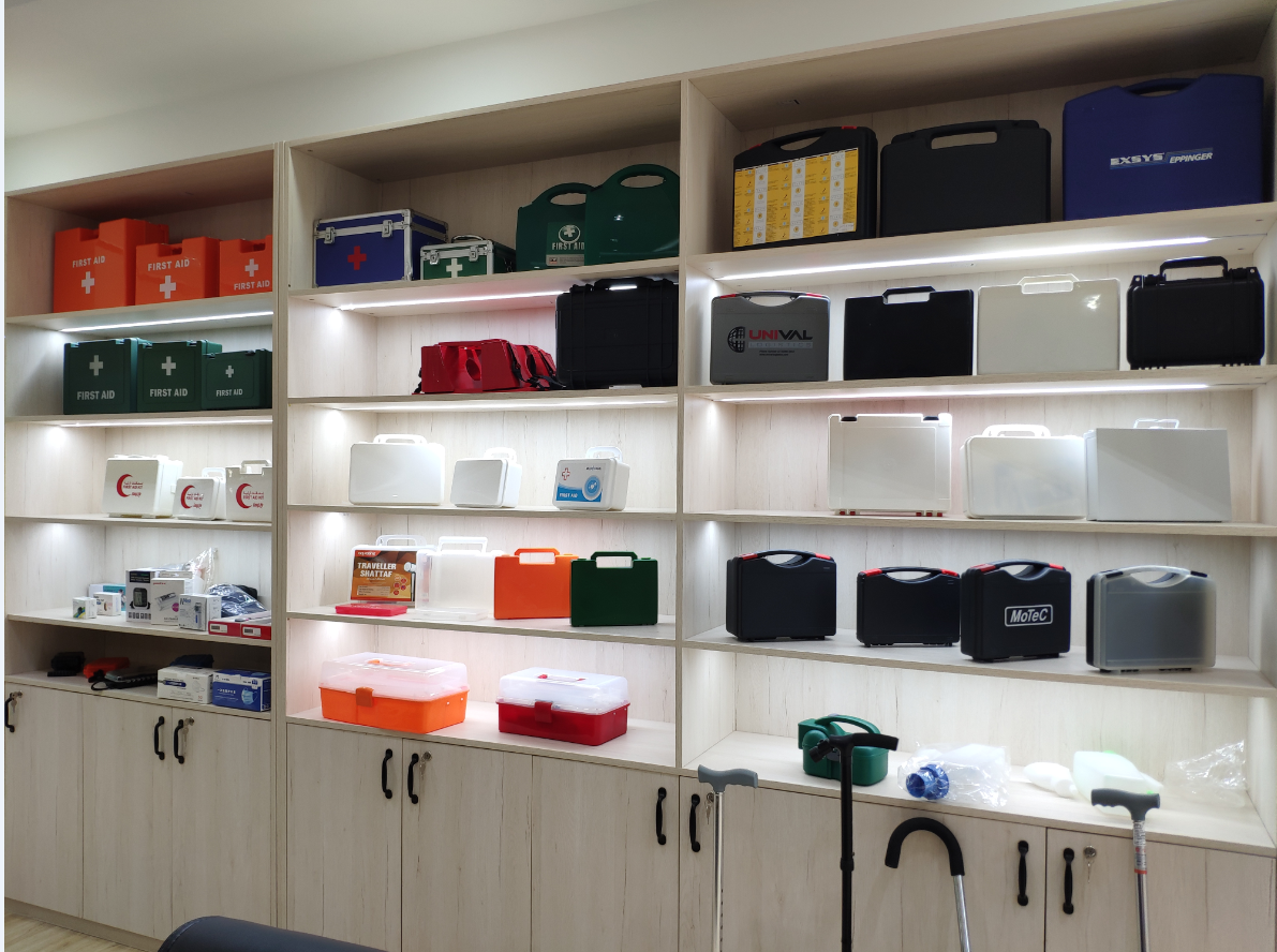 Family first aid kit box household first aid equipment medication Plastic Storage Container Box case Cabinet