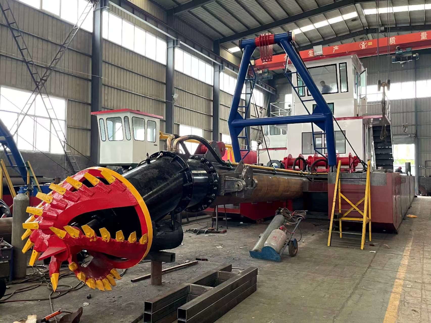 China 350mm Discharge Pipe Cutter Suction Dredger For River Sand Dredging And Reclamation wholesale