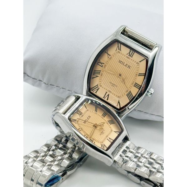 Elegant Analog Quartz Stylish Couple Watch With Stainless Steel Case And Buckle Strap