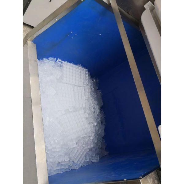 Water Cooling Commercial Ice Freezer 1000kgs Capacity Ice Cube Maker Machine With Bin