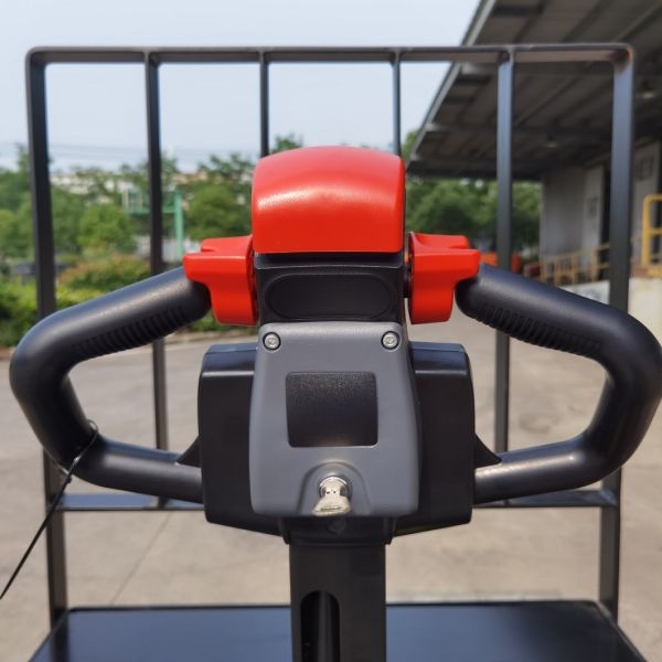 1550mm Fork Battery Powered Pallet Truck For Food & Beverage Factory