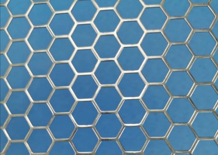 China Hexagonal Perforated Mesh Sheet with 100mm Hole Size for Efficient Filtration in Industrial Applications wholesale