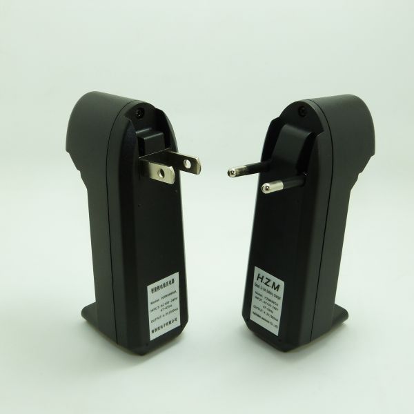 Flashlight Rechargeable Lithium Batteries And Charger 4.2V300mA Output Voltage