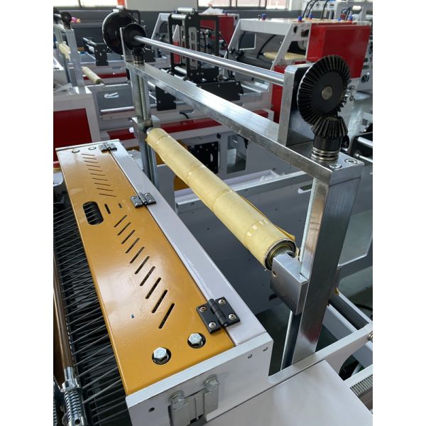 180 Pcs/Min Fully Automatic Plastic Bag Making Machine For Sanitary Napkin