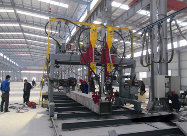 China Steel Structure Automatic Welding Machine H Beam / Box Beam Gantry Welding Machine Use MZ-1000 Welding Power wholesale