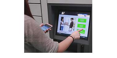 77 Doors 15 inch Touch Screen Postal Lockers Equipments with Sending SMS Message Function
