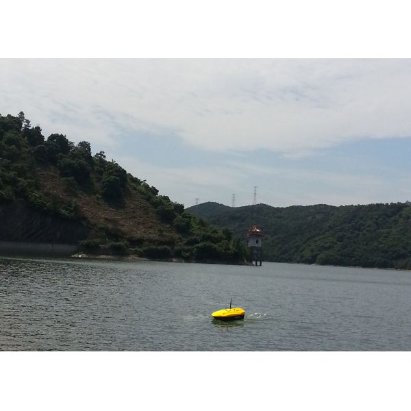 Remote Control Fishing Bait Boat remote range 350M yellow ABS