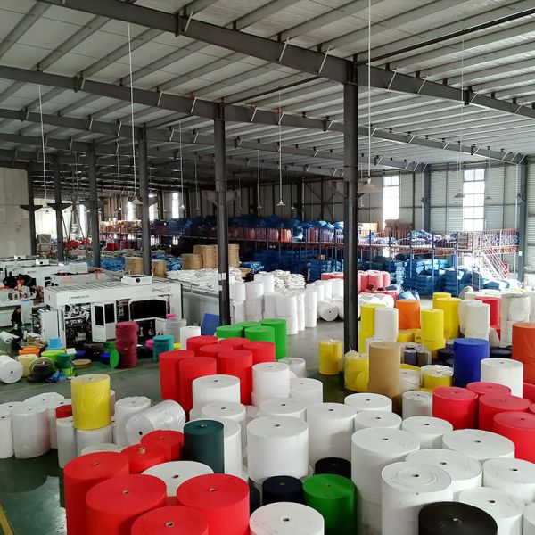 Biodegradable Polypropylene Non Woven Fabric Roll Nonwoven Tablecloth Roll Material