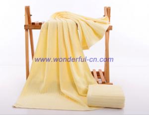 China Luxury Jacquard 400GSM cotton terry personalized bath towel wholesale