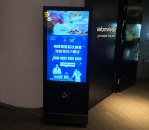 China 4K Indoor Standalone LCD Digital Signage LED Poster Kiosk With USB Wifi Control wholesale