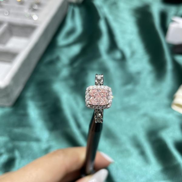Lab Grown Diamond Rings Pink Cushion Loose Diamond 10 Mohs Custom-Made Fancy Diamond Ring