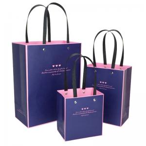 China Recyclable Gorgeous Birthday Gift Paper Bag Promotional In Various Colors wholesale