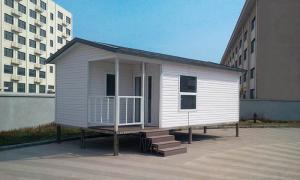 China White Eco Friendly Prefabricated Mobile Homes / Light Steel Log Mobile Homes wholesale