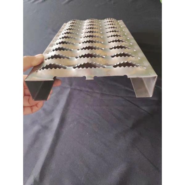 Industrial Mezzanines Diamond Safety Grating Aluminum Metal Stair Treads Anti Skid