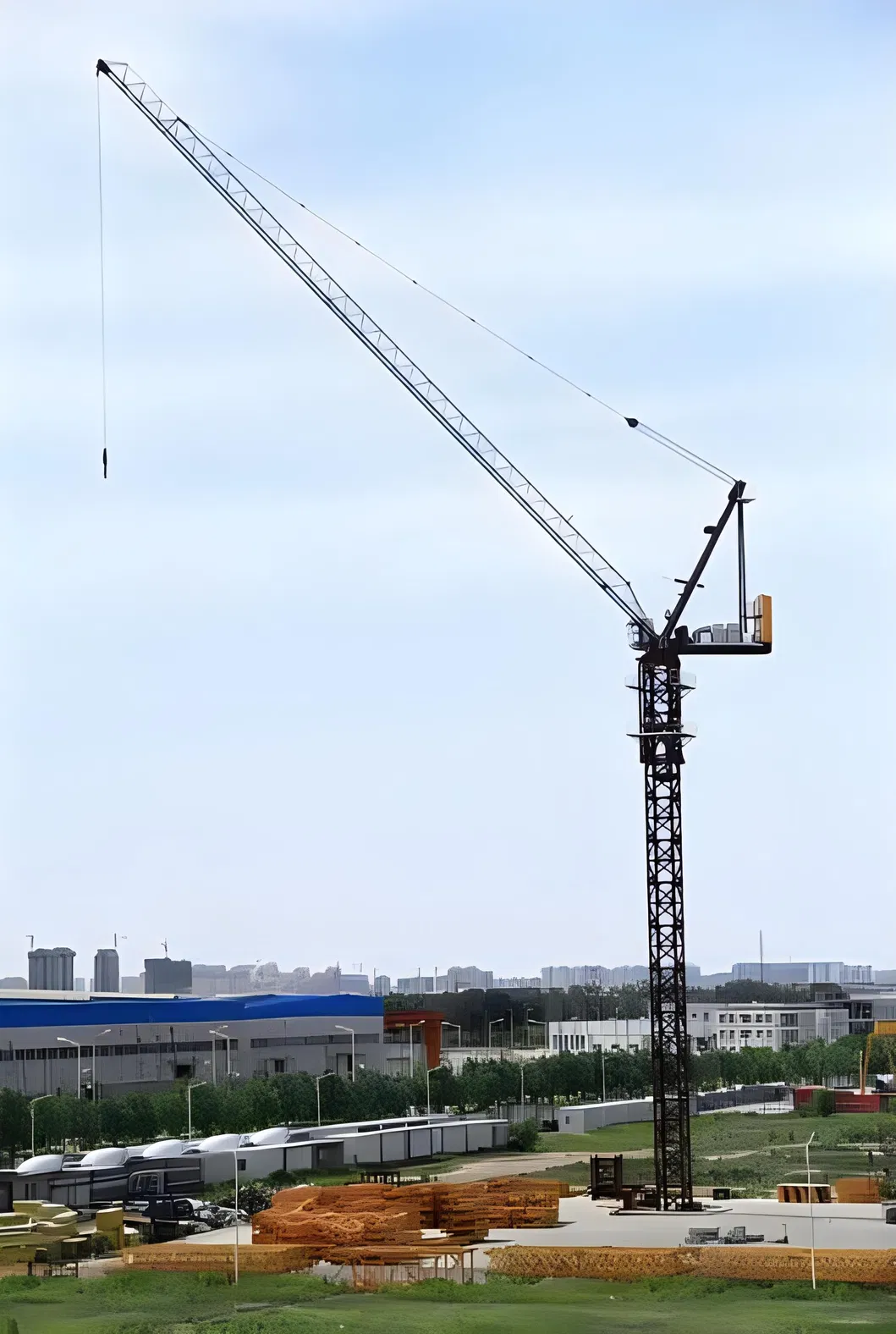The Used High Quality Qtp Series 80 6010 8t China Cheap Price Static Tower Crane Zoomlion Ruck Mounted Crane Range 60 M Attaching Height 150 M