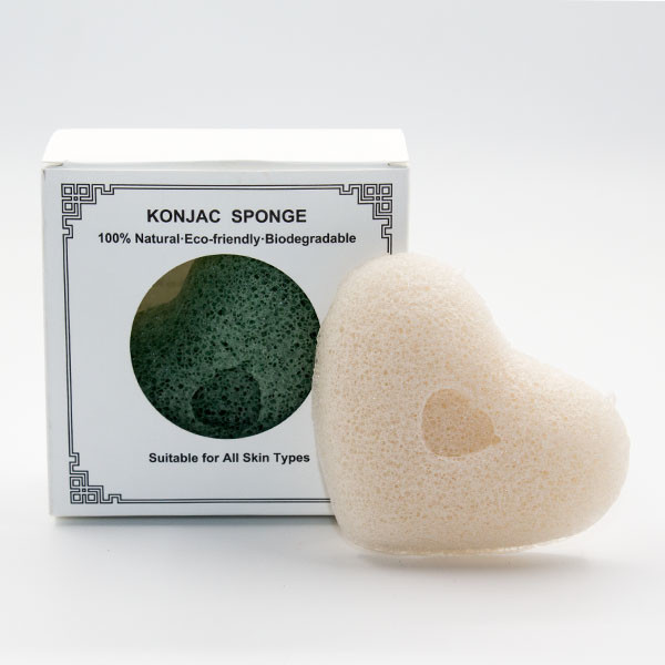 100% Natural Reusable Facial Konjac Sponge Off White Heart Shaped Bath Sponges