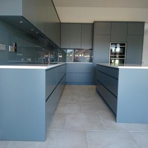 Modern Handless Lacquer Kitchen Cabinet Medium Ultra Matt Grey