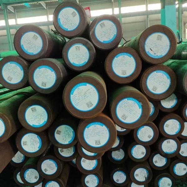 ASTM JIS EN DIN Standard Carbon Steel Round Bar / Steel Round Rod Hot Rolled Steel Bar