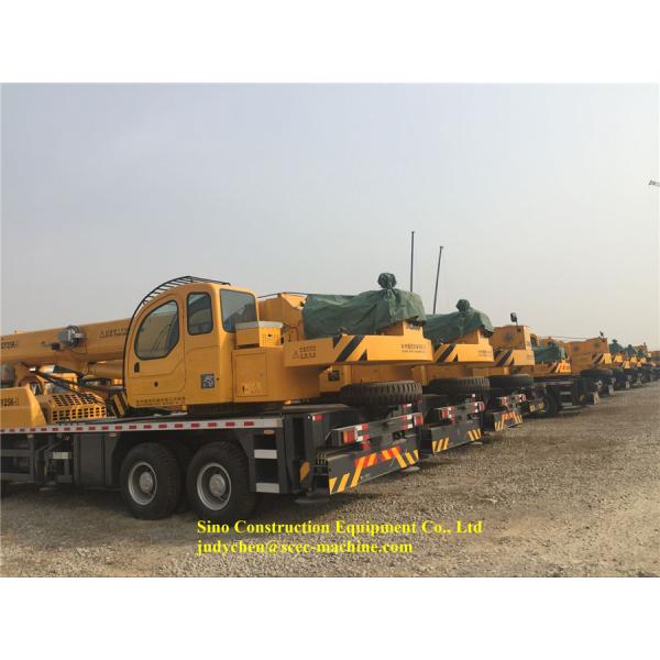 Yellow Telescopic Truck Crane 50t Boom Hydraulic Mobile Truck Crane QY50KA