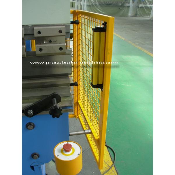 Press Brake Dies WC67K Hydraulic Sheet Metal Press Brake Bending 2 Axes Control